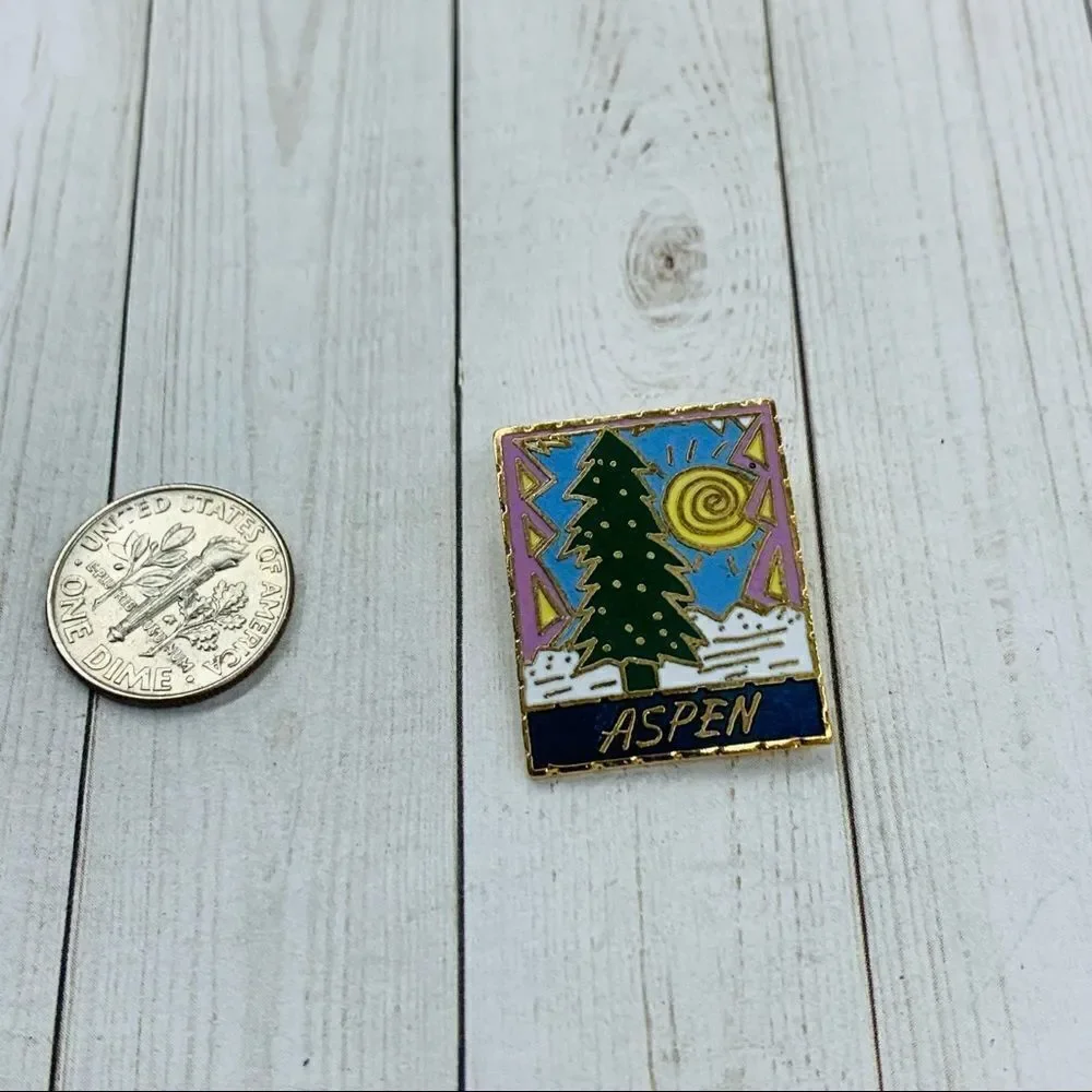 VTG Aspen Pin Brooch‎